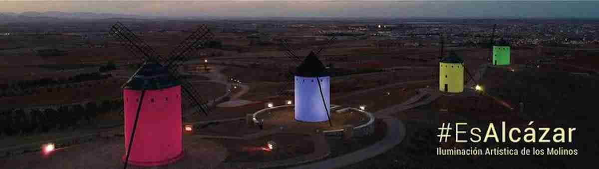 Los molinos van adaptando su color a las diferentes causas solidarias y reivindicativas de las asociaciones 1 Los molinos van adaptando su color a las diferentes causas solidarias y reivindicativas de las asociaciones 1