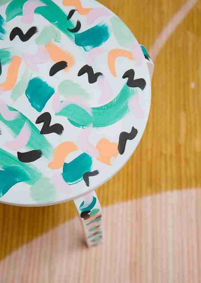 Ideas DIY geniales para decorar taburetes para grandes y pequeños 5