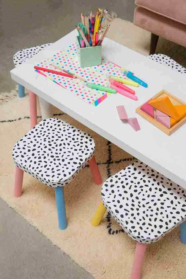Ideas DIY geniales para decorar taburetes para grandes y pequeños 9