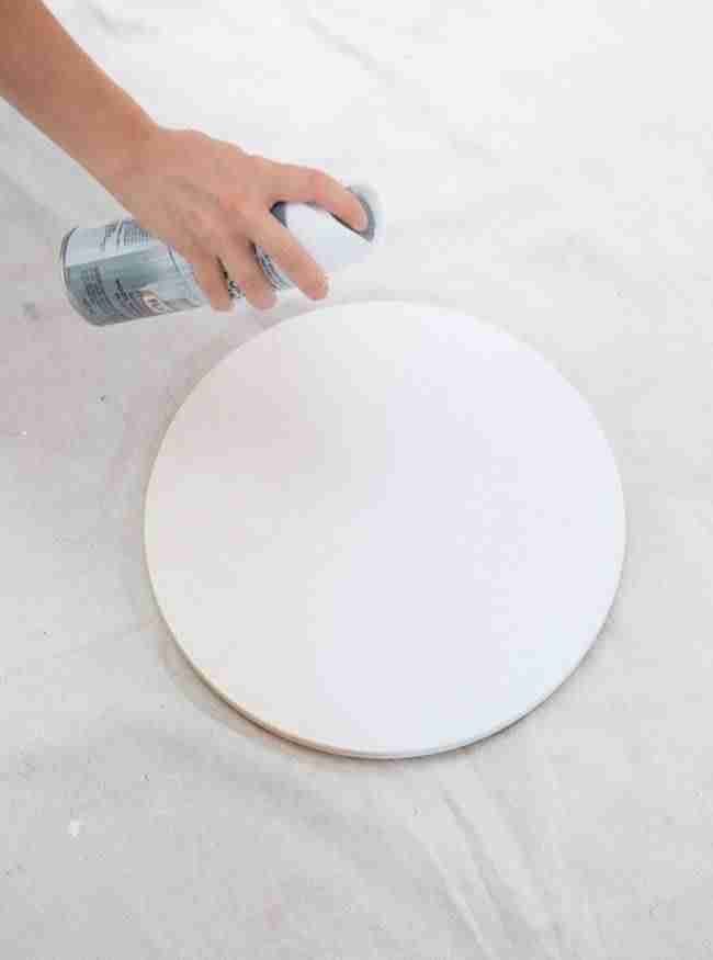 Ideas DIY geniales para decorar taburetes para grandes y pequeños 2