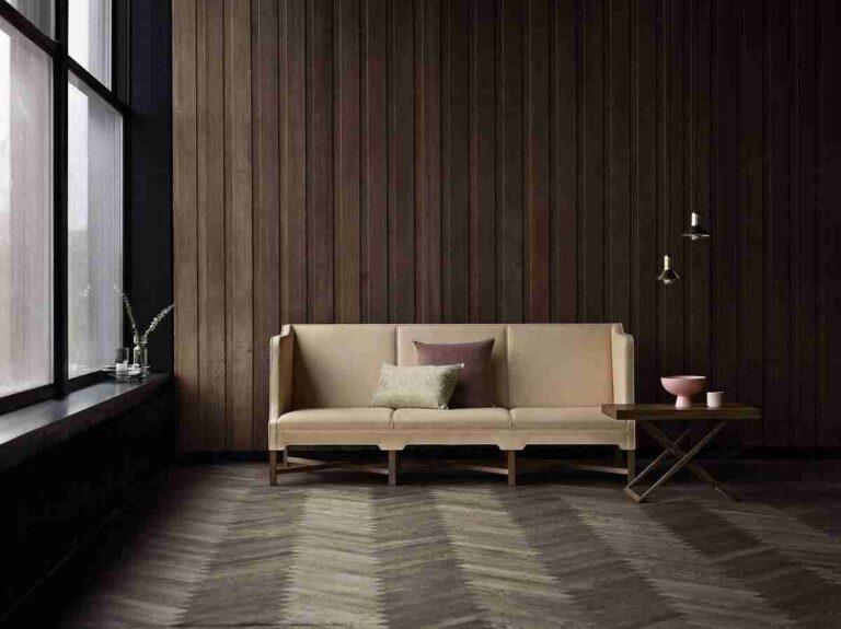 Carl hansen & Son amplía su colección de kaare klint  con un sofá clásico