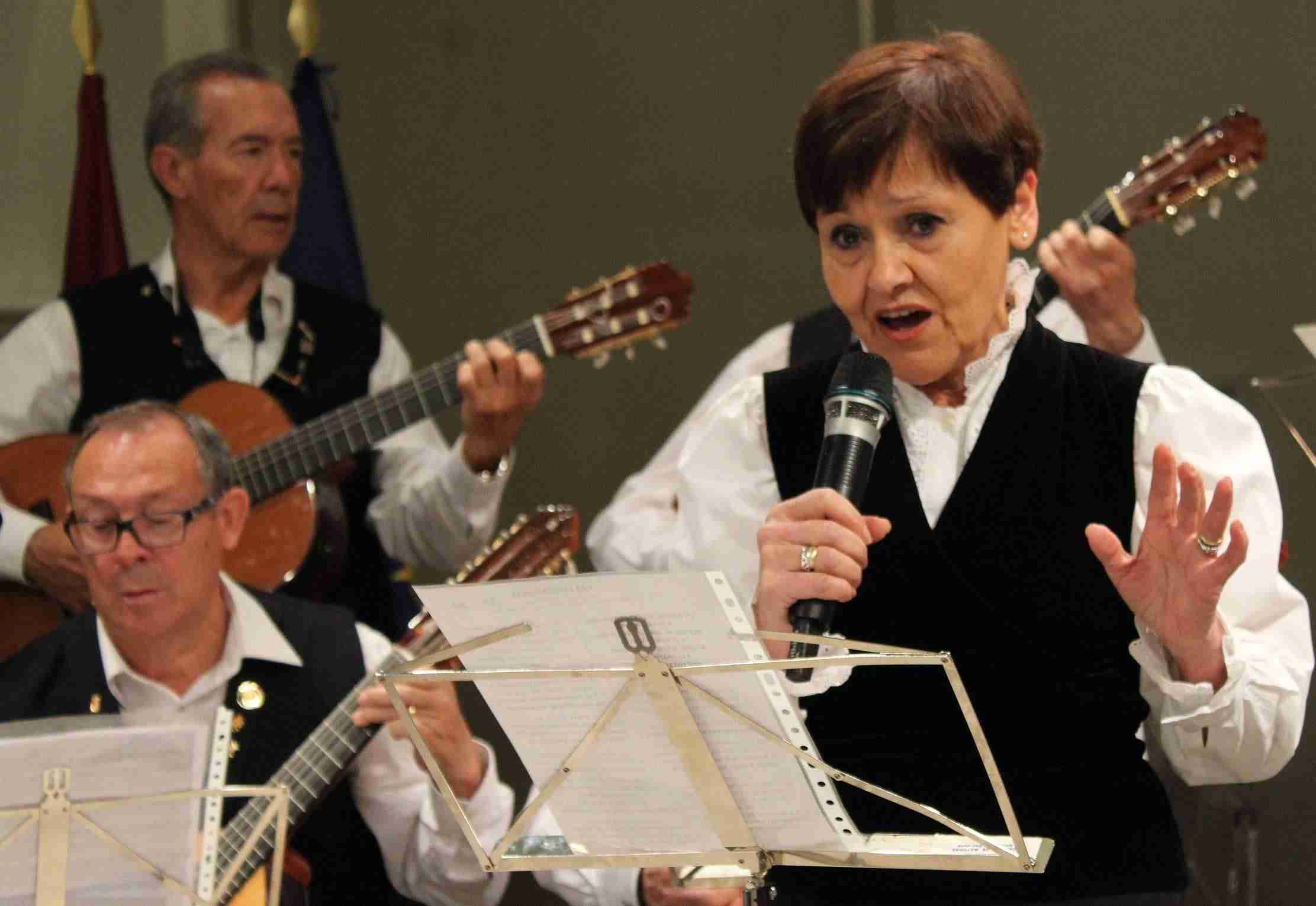 El Centro de Mayores promociona su rondalla con un documental que recoge actuaciones y testimonios 1 El Centro de Mayores promociona su rondalla con un documental que recoge actuaciones y testimonios 1