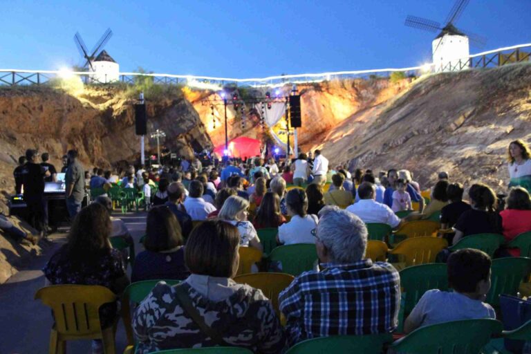 Mosquera Celtic Band inagura los Escenarios de Verano de Alcázar