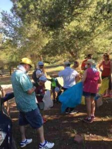 Equo Alcázar Vecinal organizó y participó en la limpieza del entorno natural próximo a la ermita de San isidro y Sagrado Corazón. 1