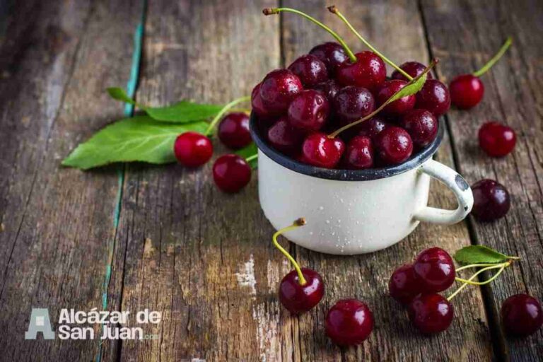 La Cereza del Jerte se promociona en algunas estaciones de tren