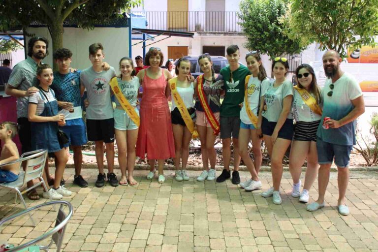 El equipo de Gobierno de Alcázar disfrutó de las Fiestas de Cinco Casas compartiendo una paella popular