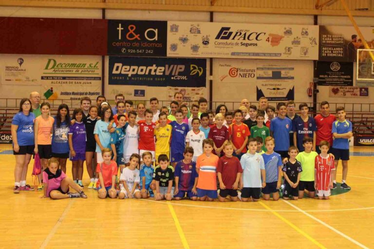 Comenzó el IV Clínic de Fútbol Sala en el pabellón Díaz Miguel