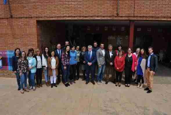 Con 25.277 docentes en los centros, se inicia de manera oficial el ...