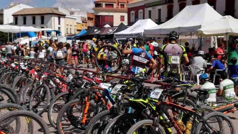 1.900 ciclistas se dieron cita en la Titán de La Mancha