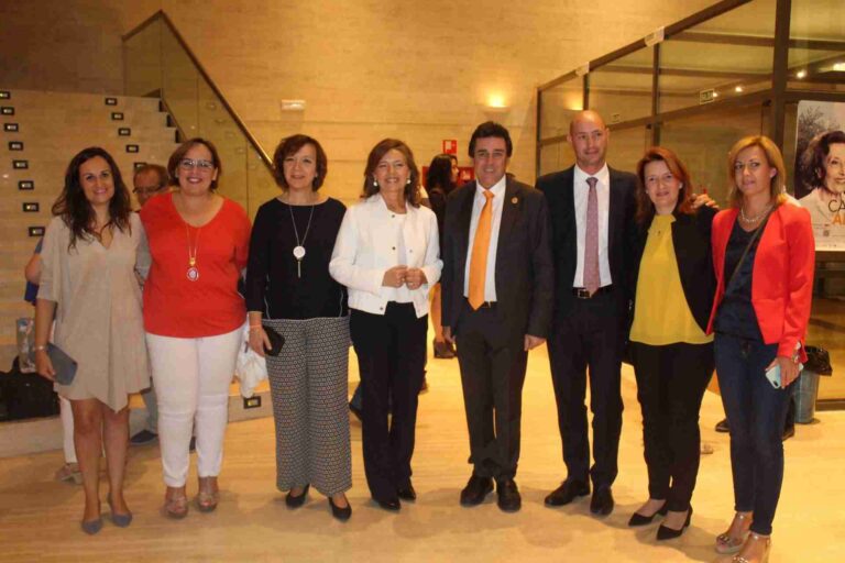 Recuperación de la cobertura de profesiones de los Servicios Sociales en todos los municipios de la región