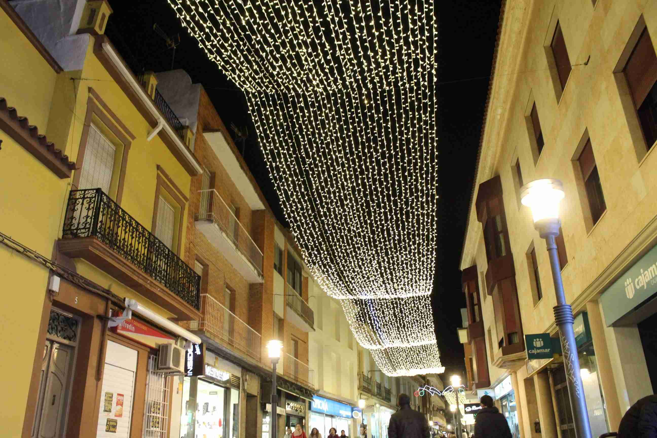 Alcázar da la bienvenida a la Navidad con la fiesta del encendido del árbol y las luces de la zona comercial 1 Alcázar da la bienvenida a la Navidad con la fiesta del encendido del árbol y las luces de la zona comercial 1