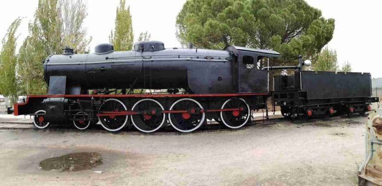 Restaurada la locomotora clásica que presidirá una de las rotondas de entrada a la ciudad