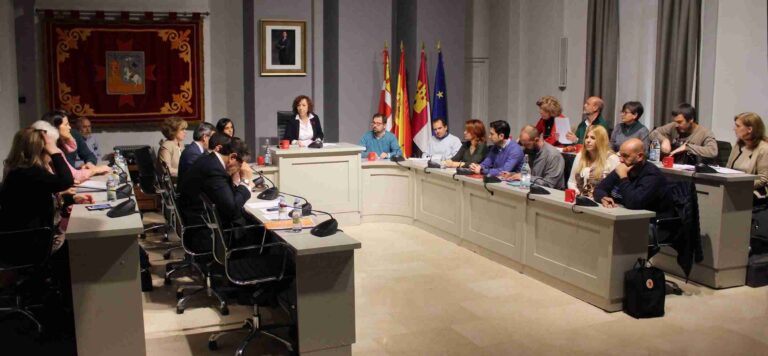 El Pleno aprueba una moción institucional por la igualdad y para instar al Gobierno nacional a acelerar la puesta en marcha del Pacto contra la Violencia de Género