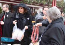 Concentración de corros de mesas camilla en el Carnavalcázar 2018 6