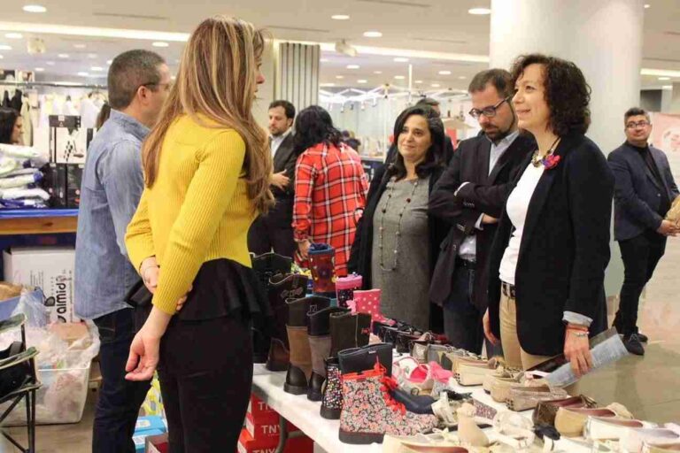 Asecem celebró en Salones Mabel su feria del Outlet con 26 expositores de diez sectores comerciales
