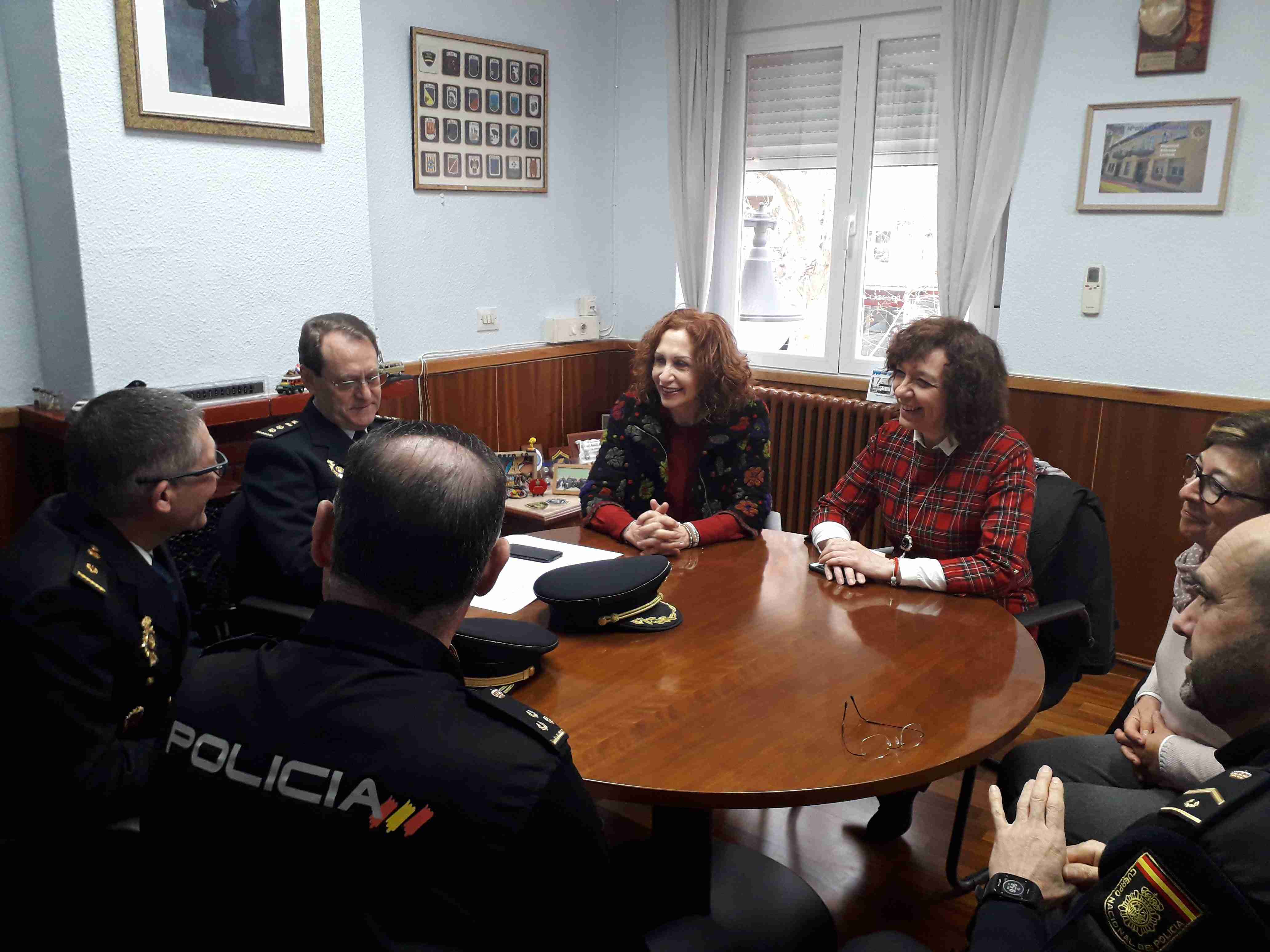 Herreros conoce al nuevo inspector jefe de la Policía Nacional de Alcázar de San Juan y visita la Compañía de la Guardia Civil 1