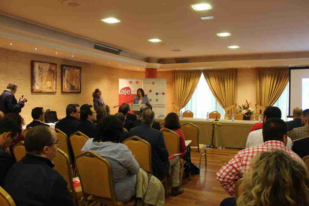 La consejera de Economía destacó el papel de las organizaciones empresariales, cámaras de comercio, y empresarios por su aporte a la recuperación económica 1