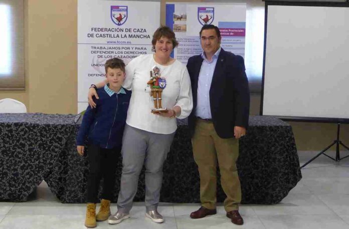La-tiradora-Beatriz-Laparra-premio-‘Quijote-Cazador’-de-la-Federacion.jpg