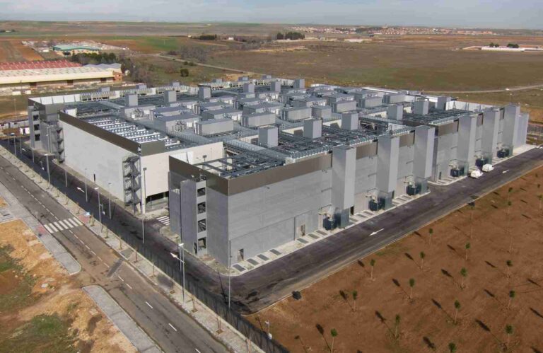 Telefónica abandona el negocio de los centros de datos y vende su filial a Asterion