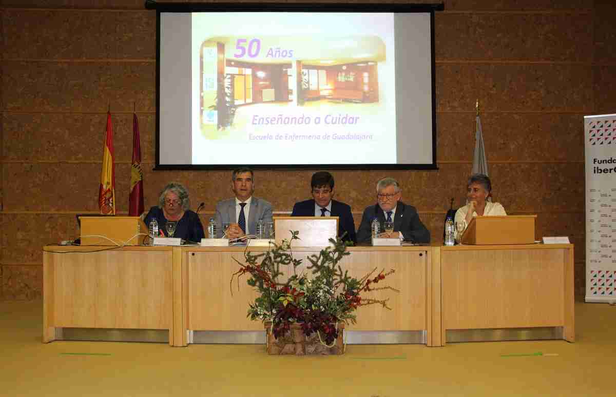 El Gobierno regional resaltó el trabajo de los que, “en su día, trabajaron ejemplarmente para trasferir enseñanzas como las de enfermería a la universidad” 2 El Gobierno regional resaltó el trabajo de los que, “en su día, trabajaron ejemplarmente para trasferir enseñanzas como las de enfermería a la universidad” 2