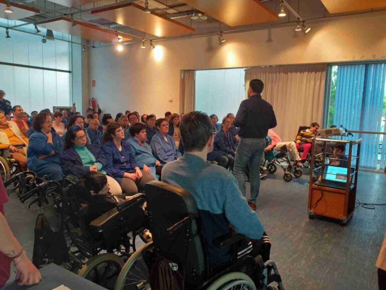 Los alumnos del Frida Kahlo disfrutan de un desayuno saludable dentro de la Jornada «Alimenta tu sonrisa»