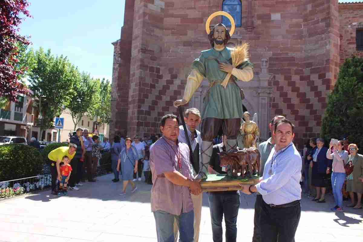 Cientos de alcazareños disfrutaron de la tradicional romería de San Isidro 1 Cientos de alcazareños disfrutaron de la tradicional romería de San Isidro 1