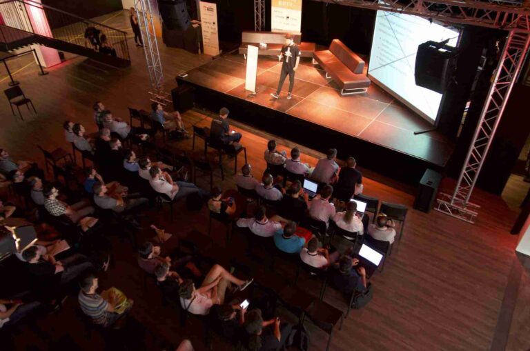 Stackscale apoya el evento para desarrolladores de Magento, Mage Titans