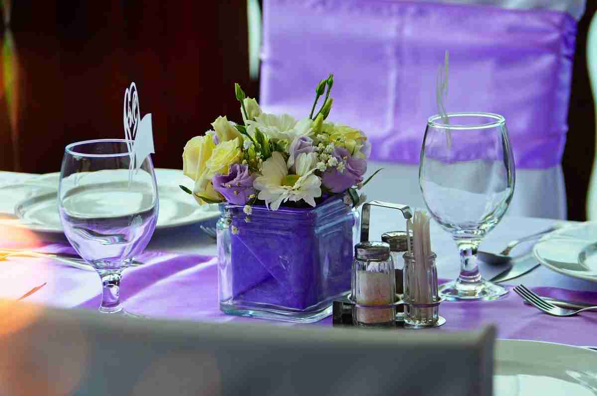 Centros de mesa para decorar tu boda con desbordante naturaleza 8