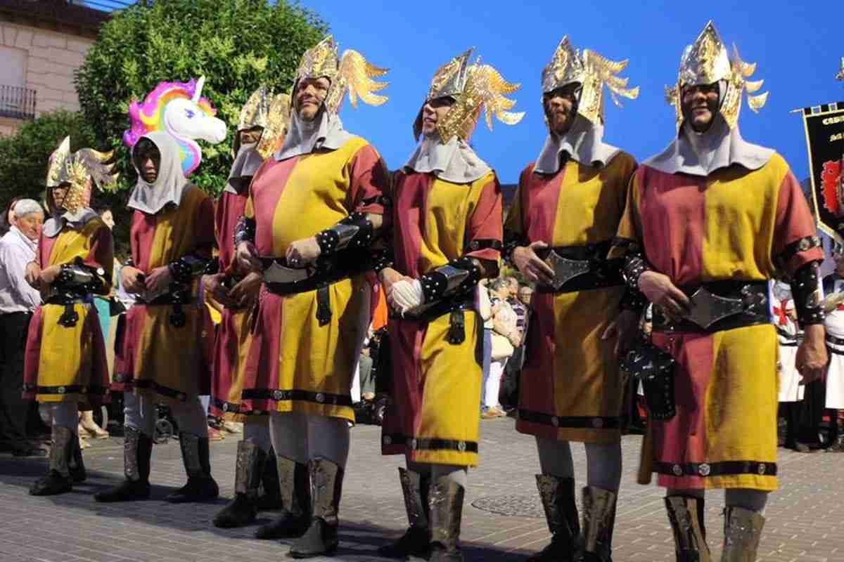 La Entrada Mora llenó de música y colorido las calles de Alcázar de San Juan 11