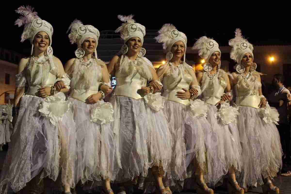 La Entrada Mora llenó de música y colorido las calles de Alcázar de San Juan 3