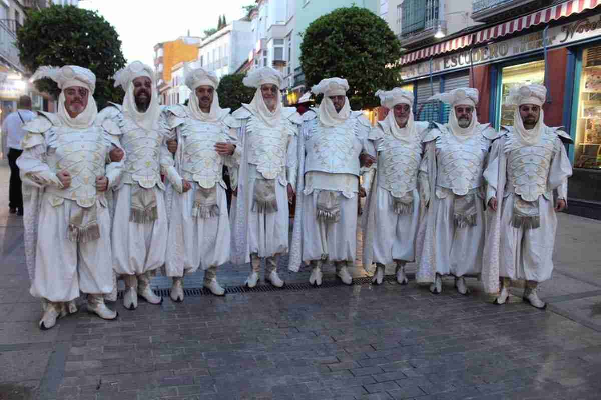 La Entrada Mora llenó de música y colorido las calles de Alcázar de San Juan 5