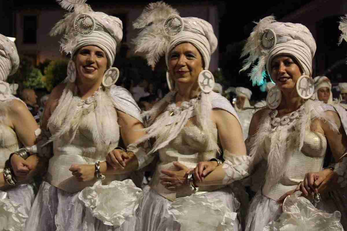 La Entrada Mora llenó de música y colorido las calles de Alcázar de San Juan 6