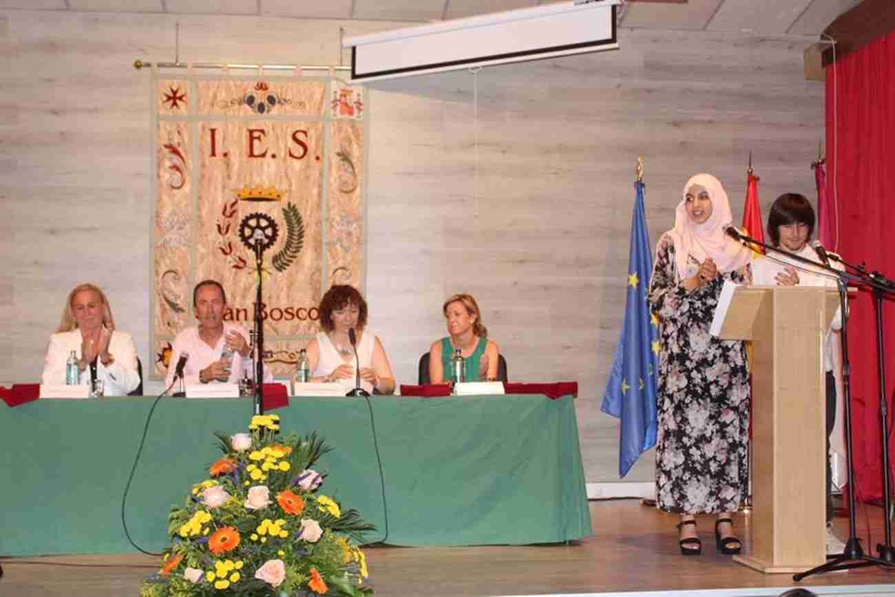 El IES Juan Bosco de Alcázar despide el curso con la imposición de becas a los graduados 6