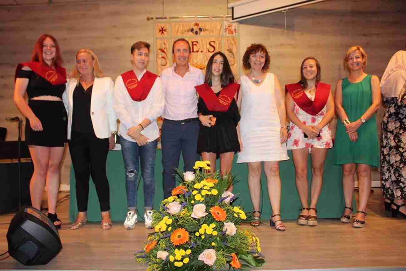 El IES Juan Bosco de Alcázar despide el curso con la imposición de becas a los graduados 7