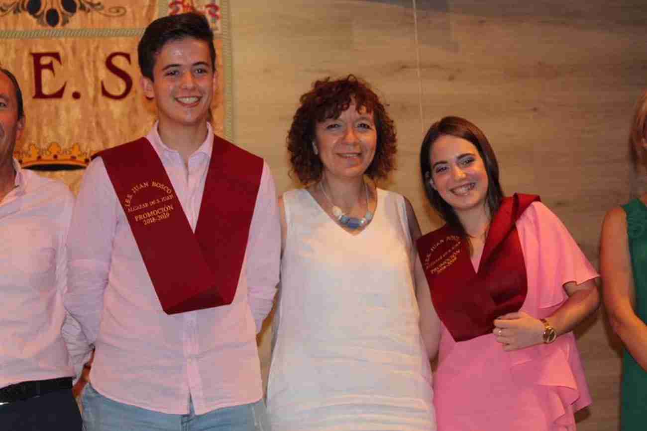 El IES Juan Bosco de Alcázar despide el curso con la imposición de becas a los graduados 9