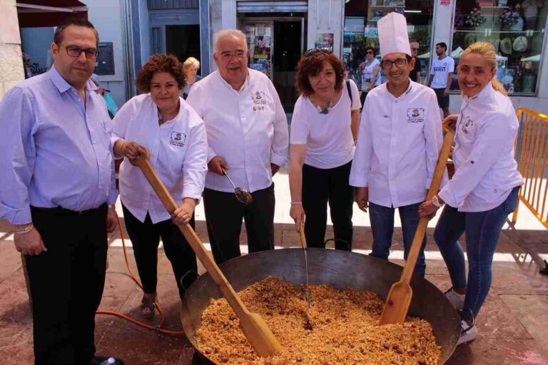 Las Fiestas de Moros y Cristianos colaboran con Cruz Roja a través de la primera edición de «Migas Solidarias»