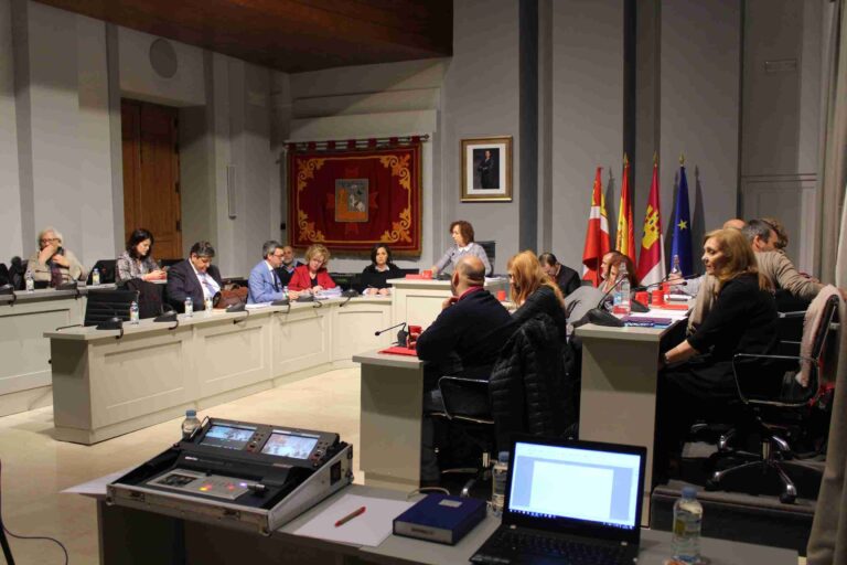 El PSOE inicia las conversaciones con los cinco grupos de oposición para optimizar Comisiones y Plenos