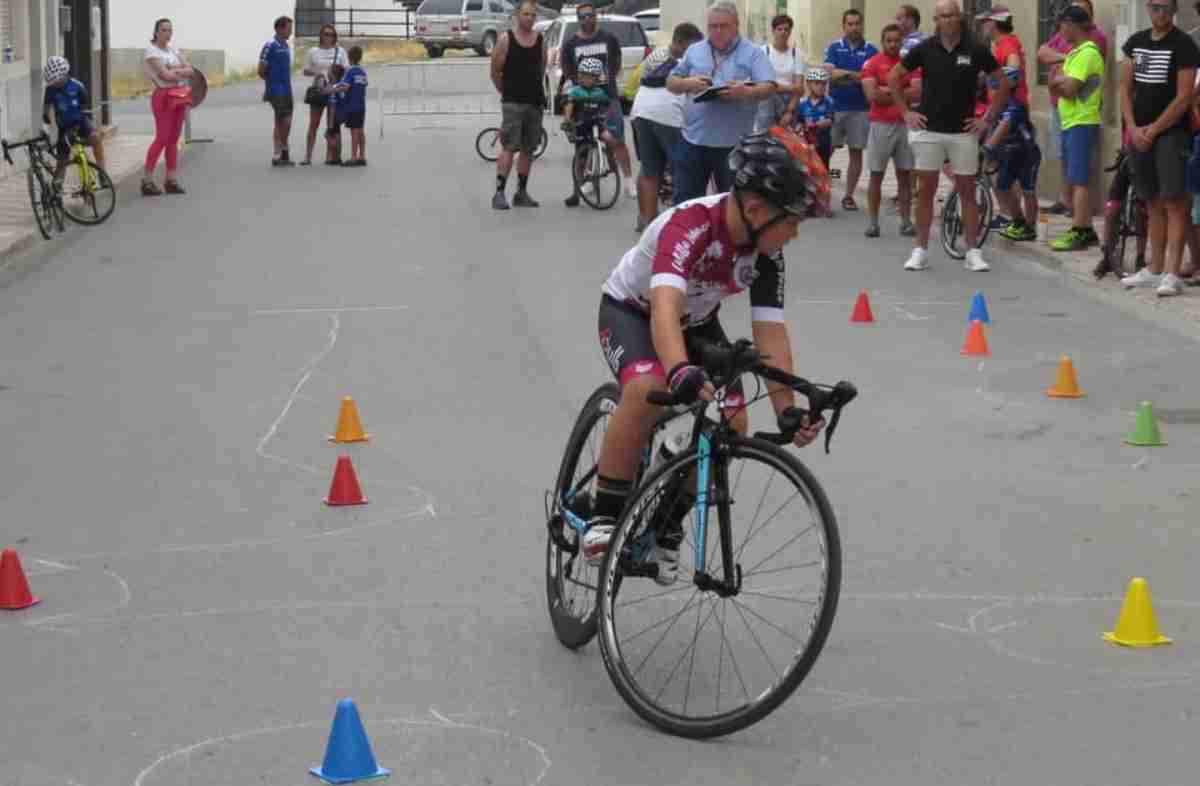 Celebrada la III Edición de la carrera de Escuelas organizada por el Club Ciclista Onturense 2