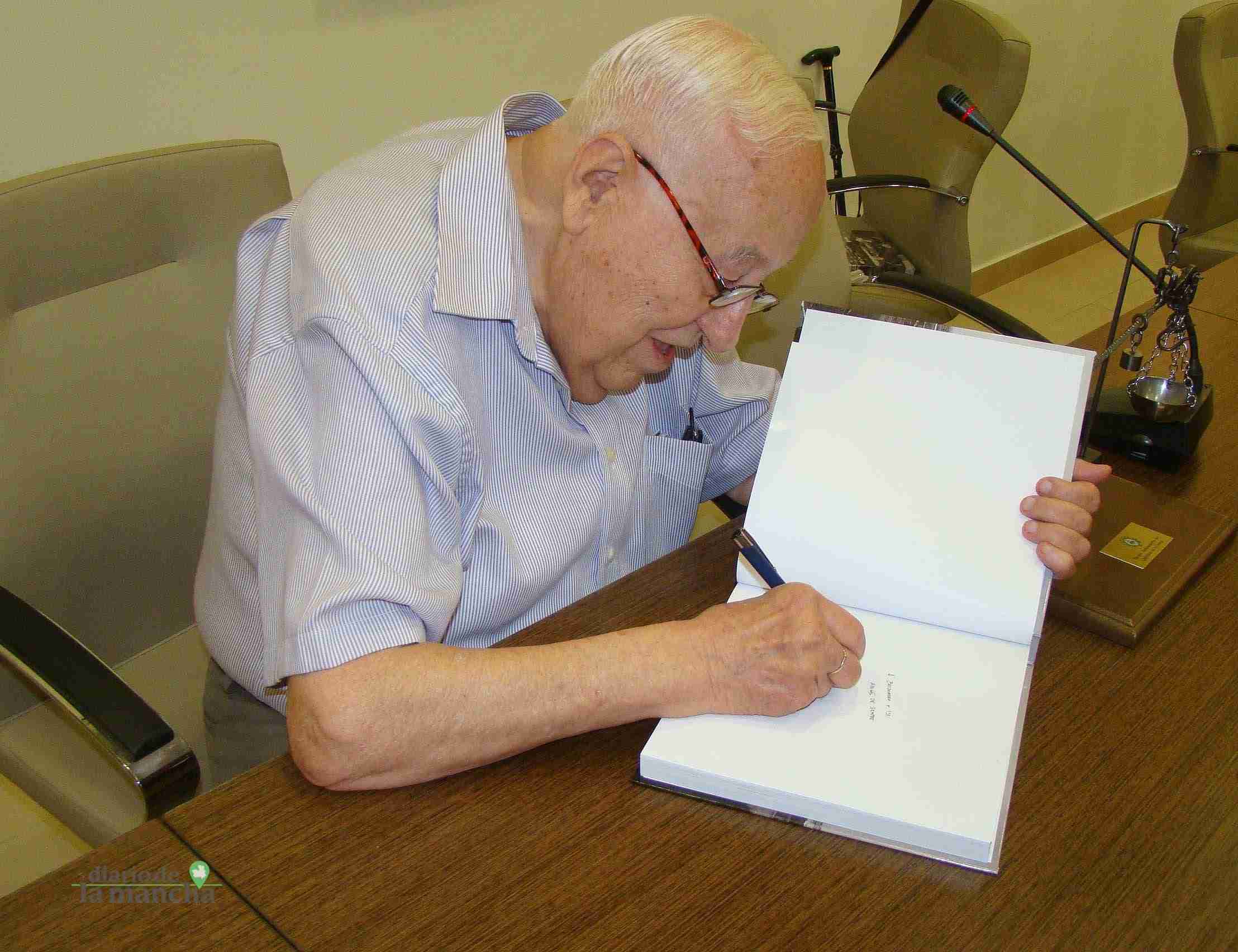 El quintanareño José Fernández Rodríguez presenta su libro “Quintanar en la Memoria” 5