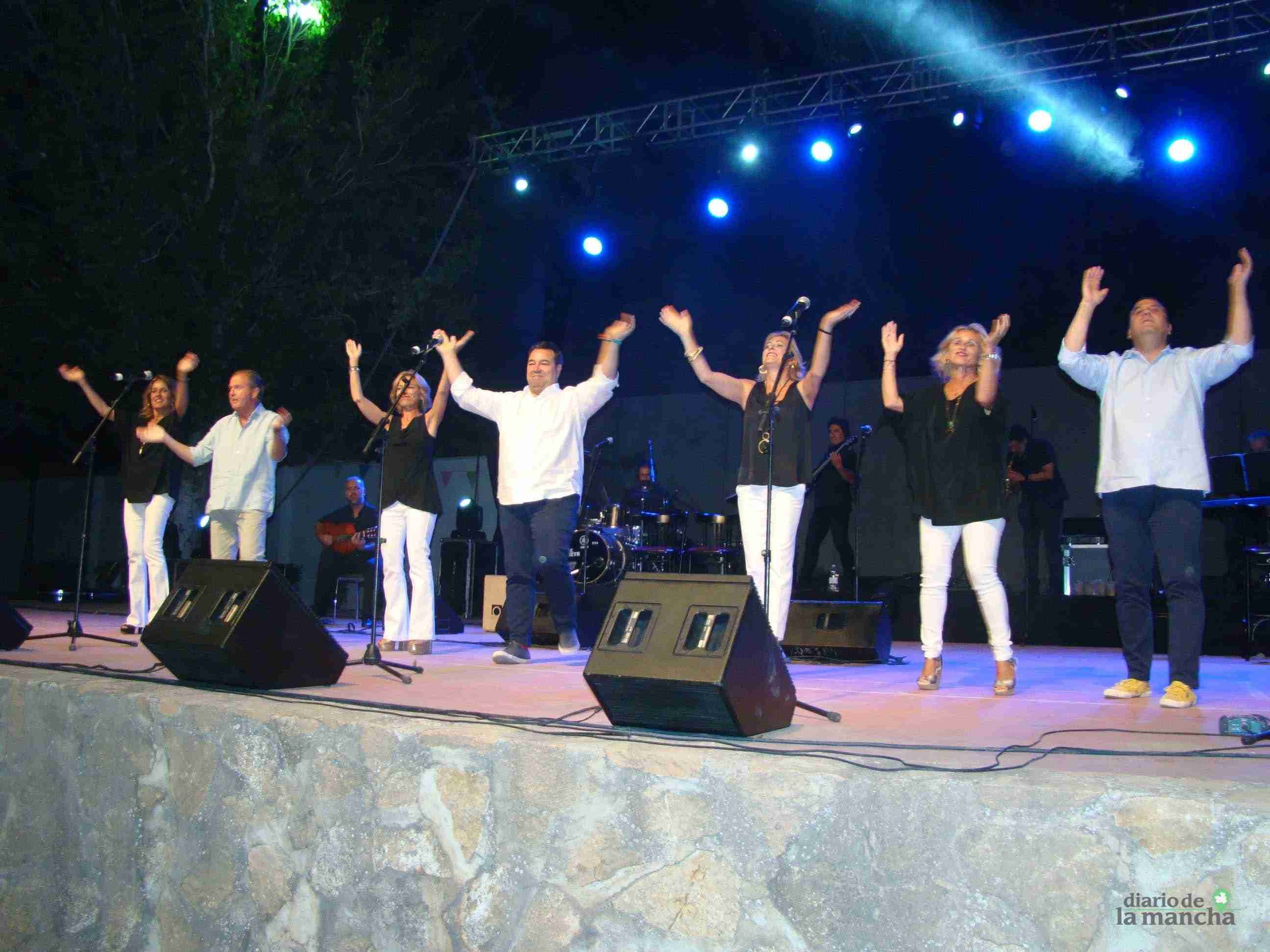 “Siempre Así” llena la Pista Jardín Colón de Quintanar en un magnífico concierto 3