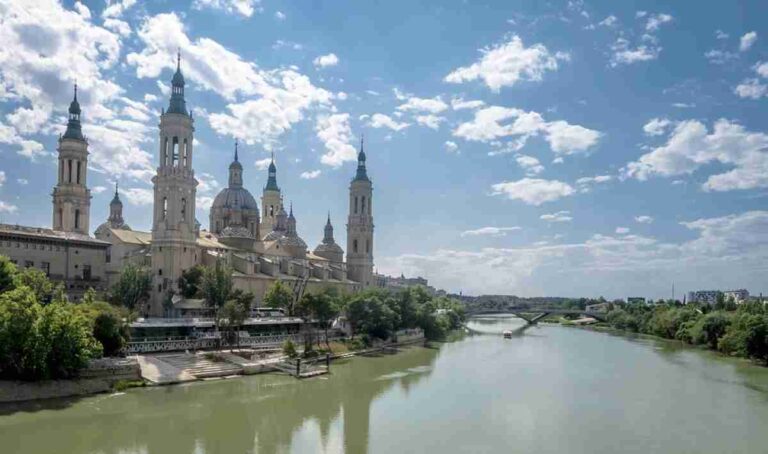 La ciudad de Zaragoza y sus Fiestas del Pilar para tus mejores vacaciones