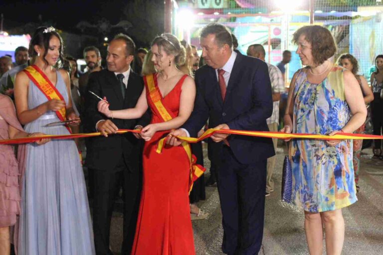 El Inspector de Policía Miguel Ángel Rodrigañez pregonó las fiestas de Cinco Casas