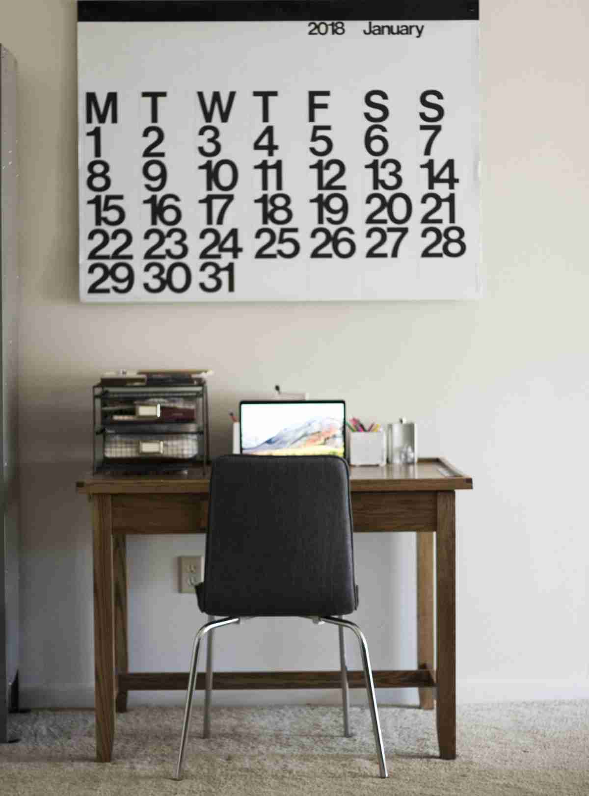 Una zona de trabajo en casa con poco espacio y mucho atractivo 3