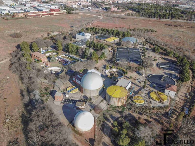 Aguas de Alcázar informa de una avería en la cúpula del digestor de fangos de la depuradora