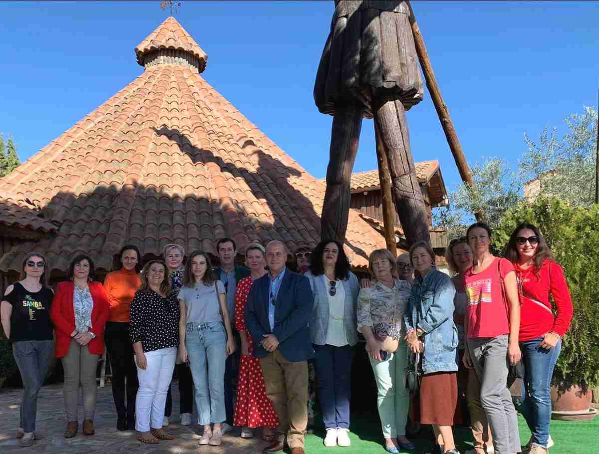 Un grupo de touroperadores rusos visitaron Villarrubia de los Ojos y almorzaron en El Mirador de la Mancha 2 Un grupo de touroperadores rusos visitaron Villarrubia de los Ojos y almorzaron en El Mirador de la Mancha 2
