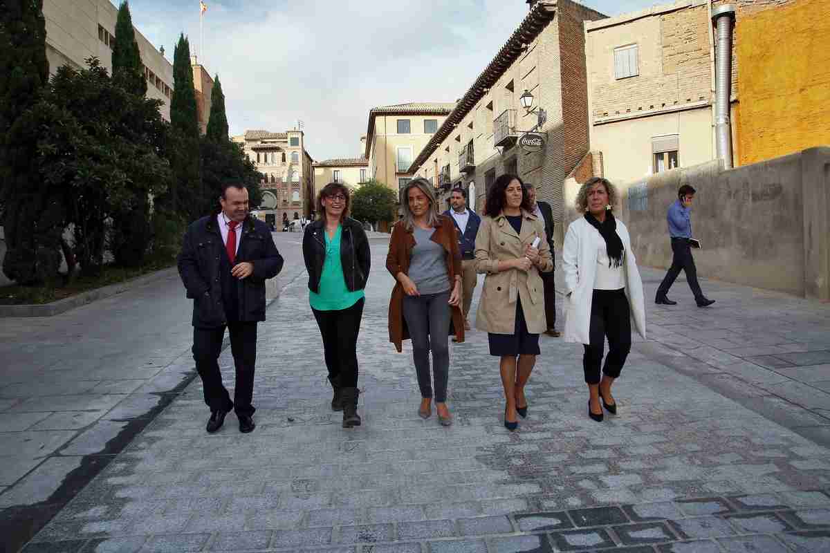 Milagros Tolón remarcó el esfuerzo del Ayuntamiento para mejorar el entorno del Alcázar 1 Milagros Tolón remarcó el esfuerzo del Ayuntamiento para mejorar el entorno del Alcázar 1