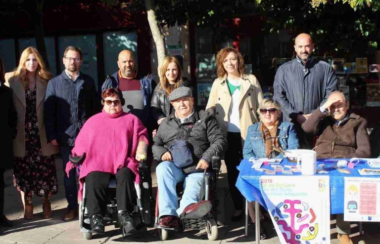 La alcaldesa de Alcázar leyó el manifiesto por el Día Nacional del Daño Cerebral Adquirido que este año pide mayor atención para las familias de afectados