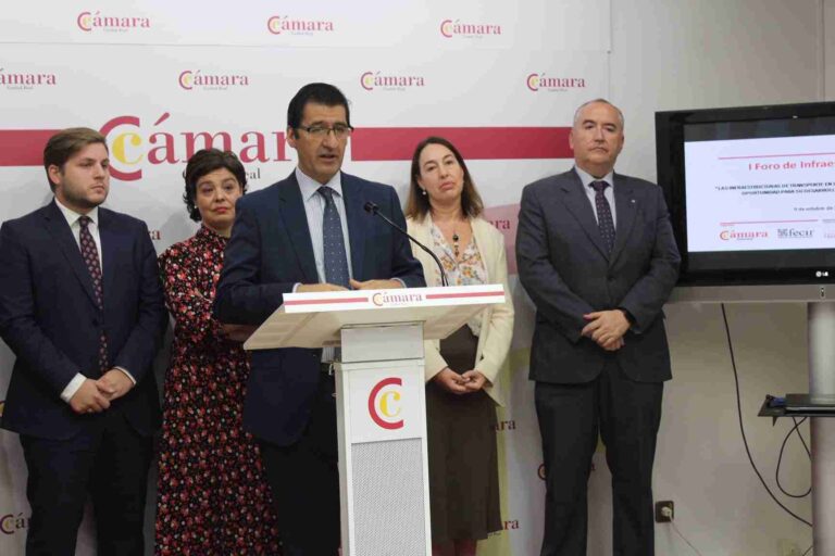El I Foro de Infraestructuras de Transportes en Ciudad Real resalta la importancia de la Plataforma Logística de Alcázar