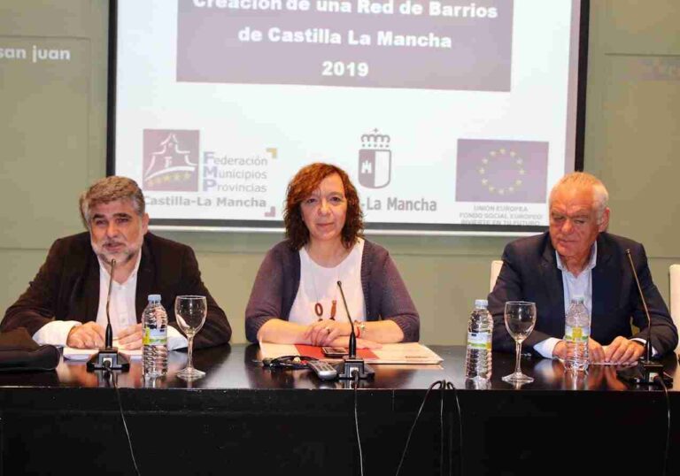 Alcázar acoge unas jornadas para la creación de una Red de Barrios de regional para mejorar la atención social