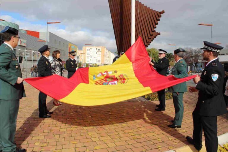 Los Cuerpos y Fuerzas de Seguridad del Estado protagonizan en Alcázar en el Día de la Constitución